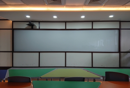 新北市淡江大學-白板牆